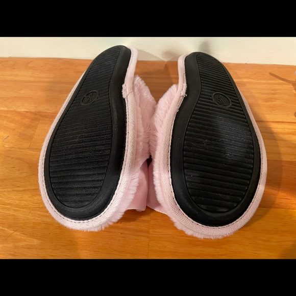 Victoria’s Secret slippers - Picture 4 of 4